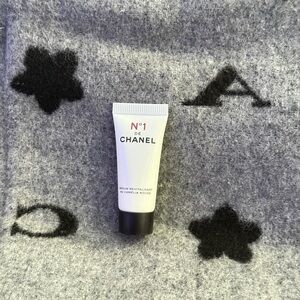 Chanel N1 serum sample 5ml